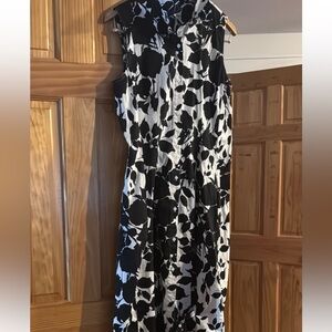 Black and White Floral Sleeveless Dress